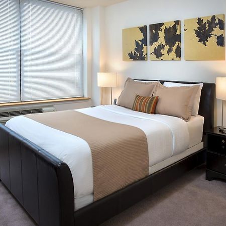 Grove Pointe - A Premier Furnished Apartment 저지시티 객실 사진