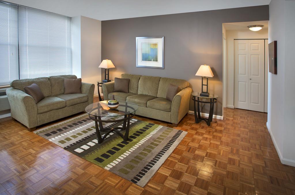 Grove Pointe - A Premier Furnished Apartment 저지시티 객실 사진